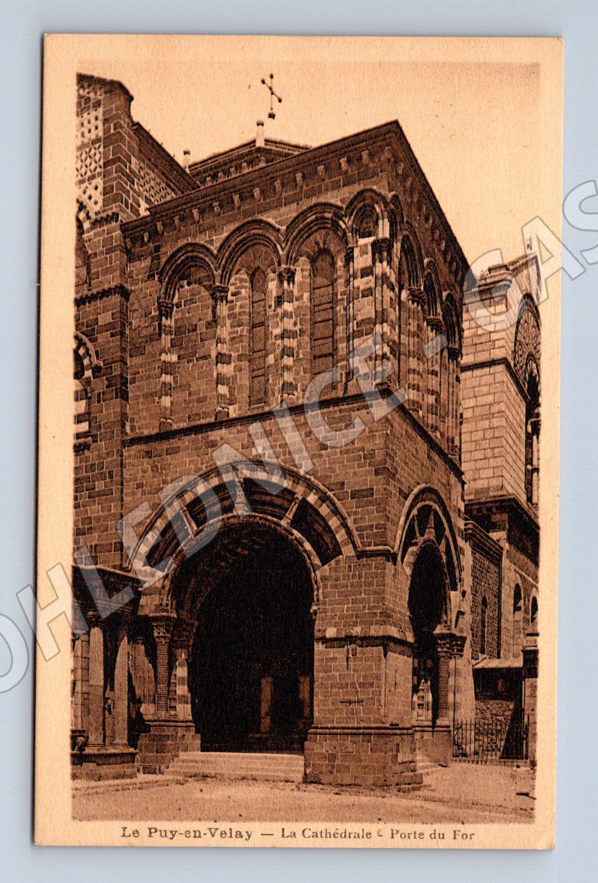 Pohlednice Le Puy en Velay katedrála Porte du Fer (M7812)