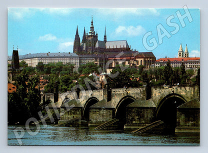 Postcard Prague Castle and Charles Bridge color postcard (M7913)
