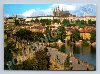 Postcard Prague Castle and Charles Bridge color postcard (M7928)