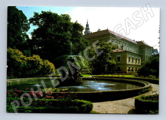 Pohlednice Kroměříž Podzámecká zahrada a zámek fontána 1988 (M8441)