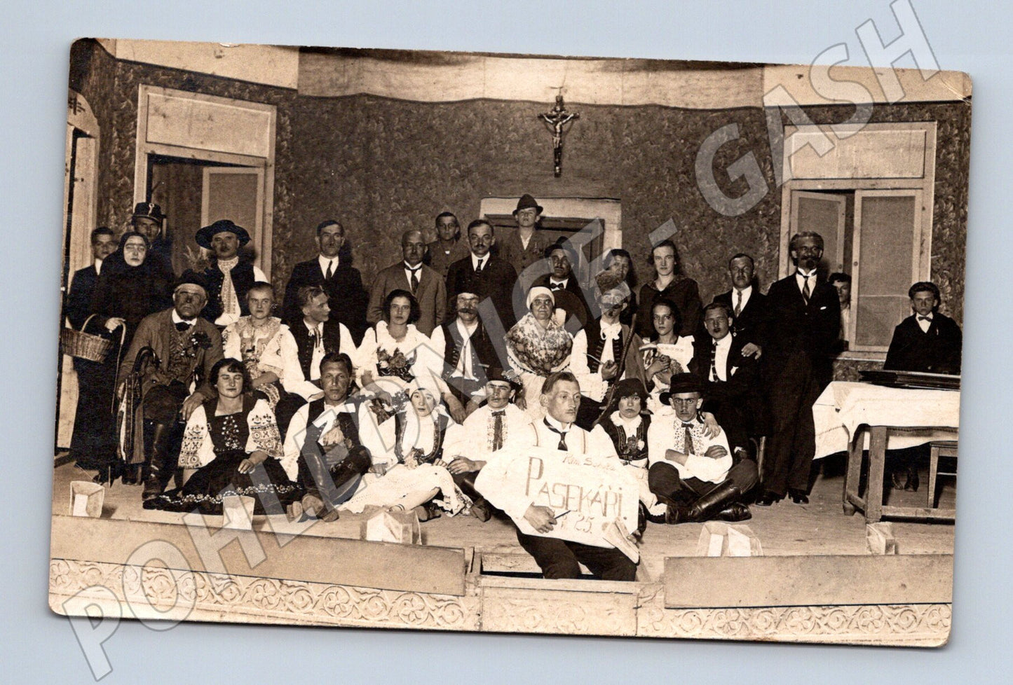 Pohlednice Pasekáři 1925 skupina v krojích etnografie (M8451)