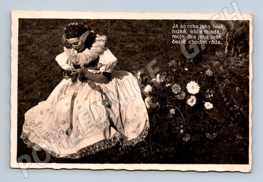 Hanácký kroj Kostelec na Hané stará pohlednice (M8508)