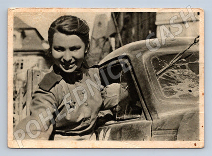 Postcard Krasnoarmejka I USSR military motif (M8699)