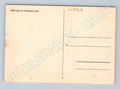 Postcard Russian tanks Mánes Bridge Prague (M8704)