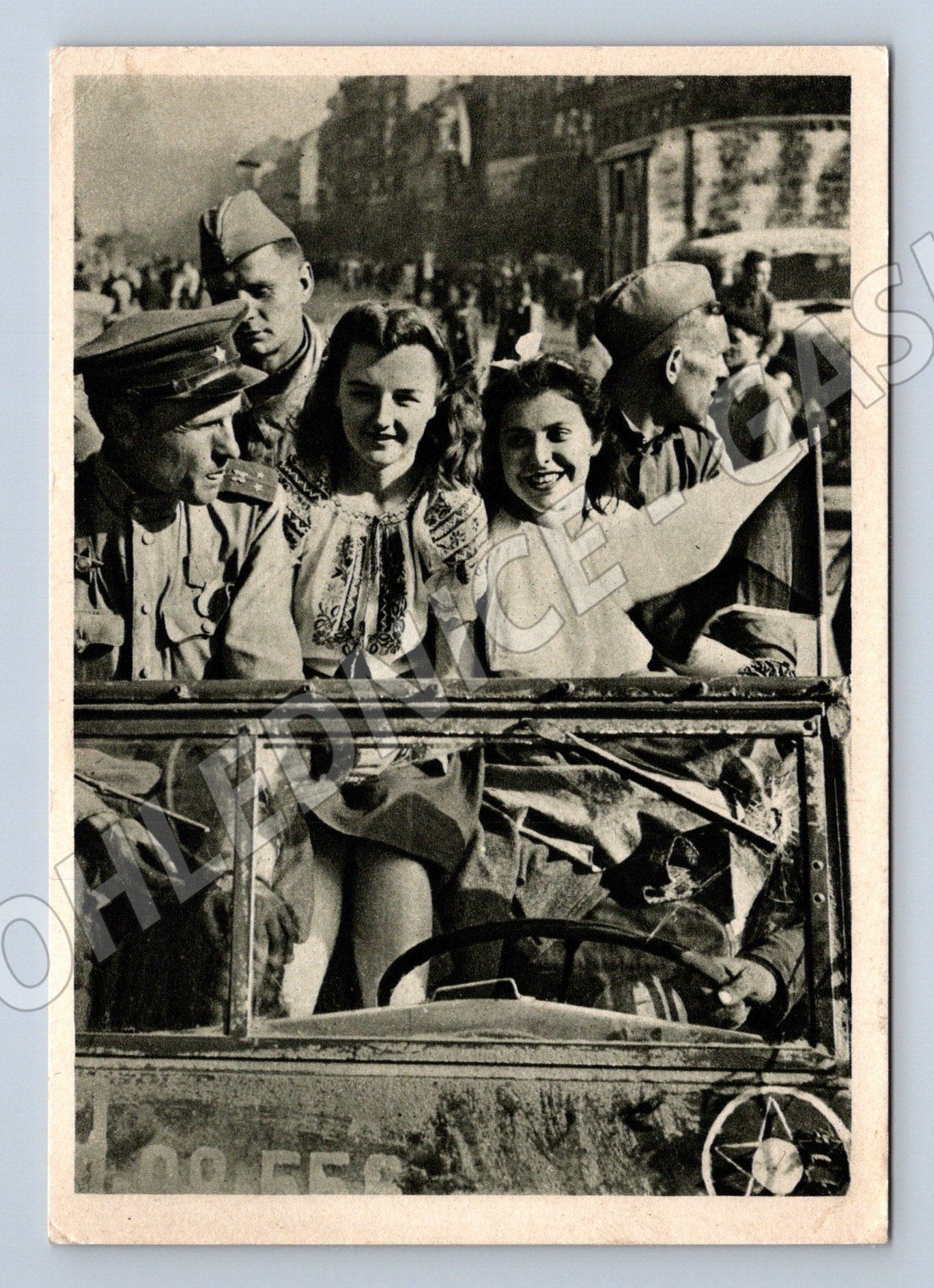 Pohlednice Posádka jednoho vozu kroje etno (M8709)