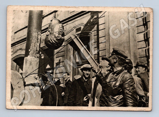 Pohlednice Svržení politické sochy historická (M8717)