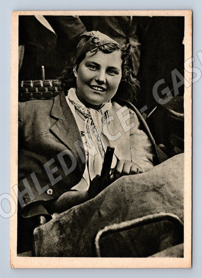 Pohlednice Krasnoarmějka II žena v uniformě (M8734)