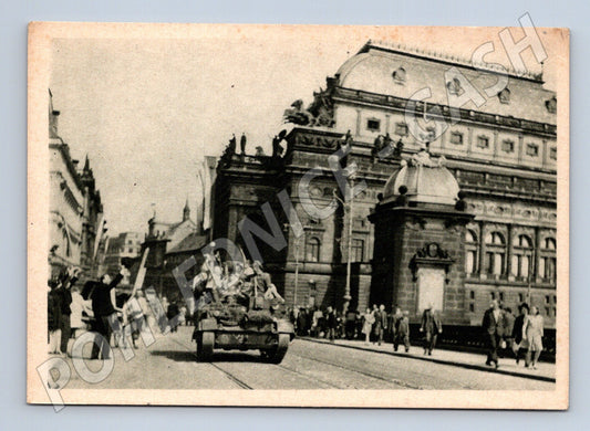 Postcard Russian tank at the National Theatre Prague historical (M8742)