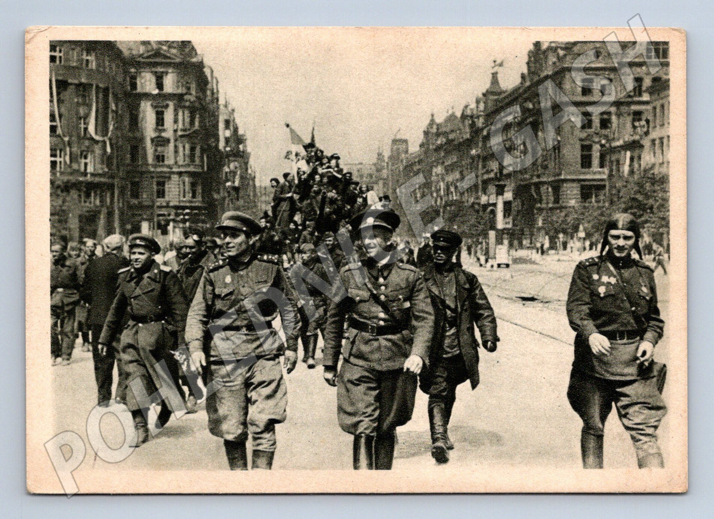 Pohlednice První ruští vojáci Václavák 1945 (M8745)