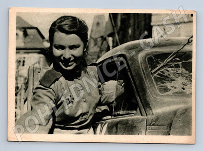 Postcard Krasnoarmejka I WWII historical (M8746)