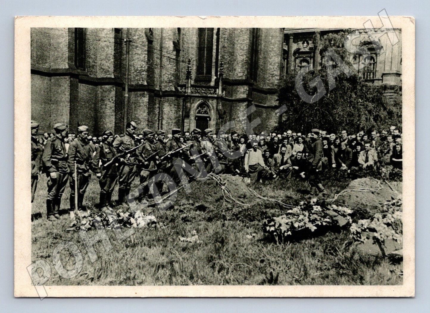Postcard Burial of Russian soldiers of St. Ludmila (M8759)