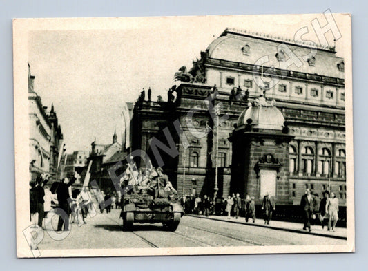Postcard Russian tank at the National Theatre Prague historical (M8762)