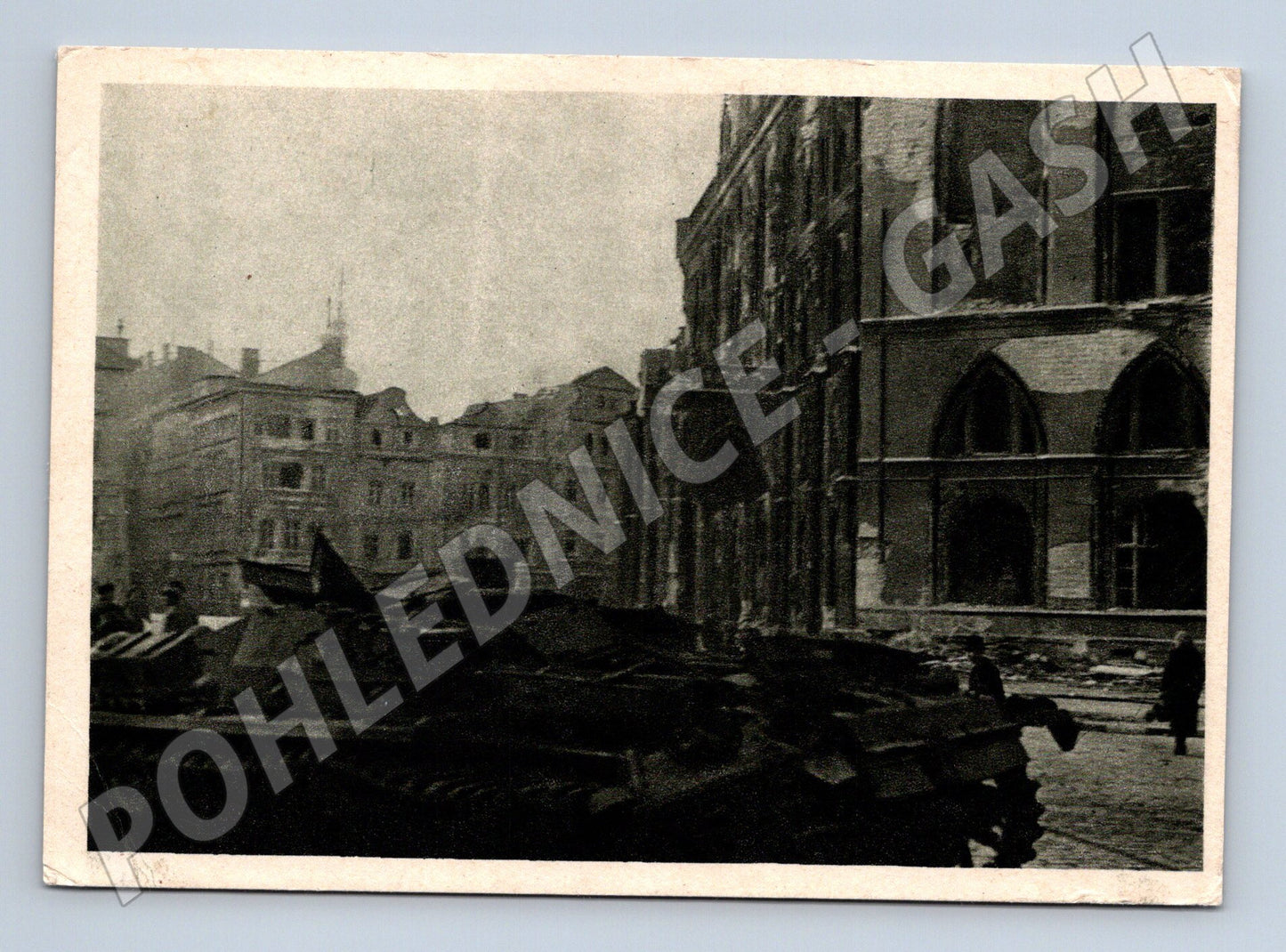 Postcard Destroyed German tank Old Town Square (M8764)