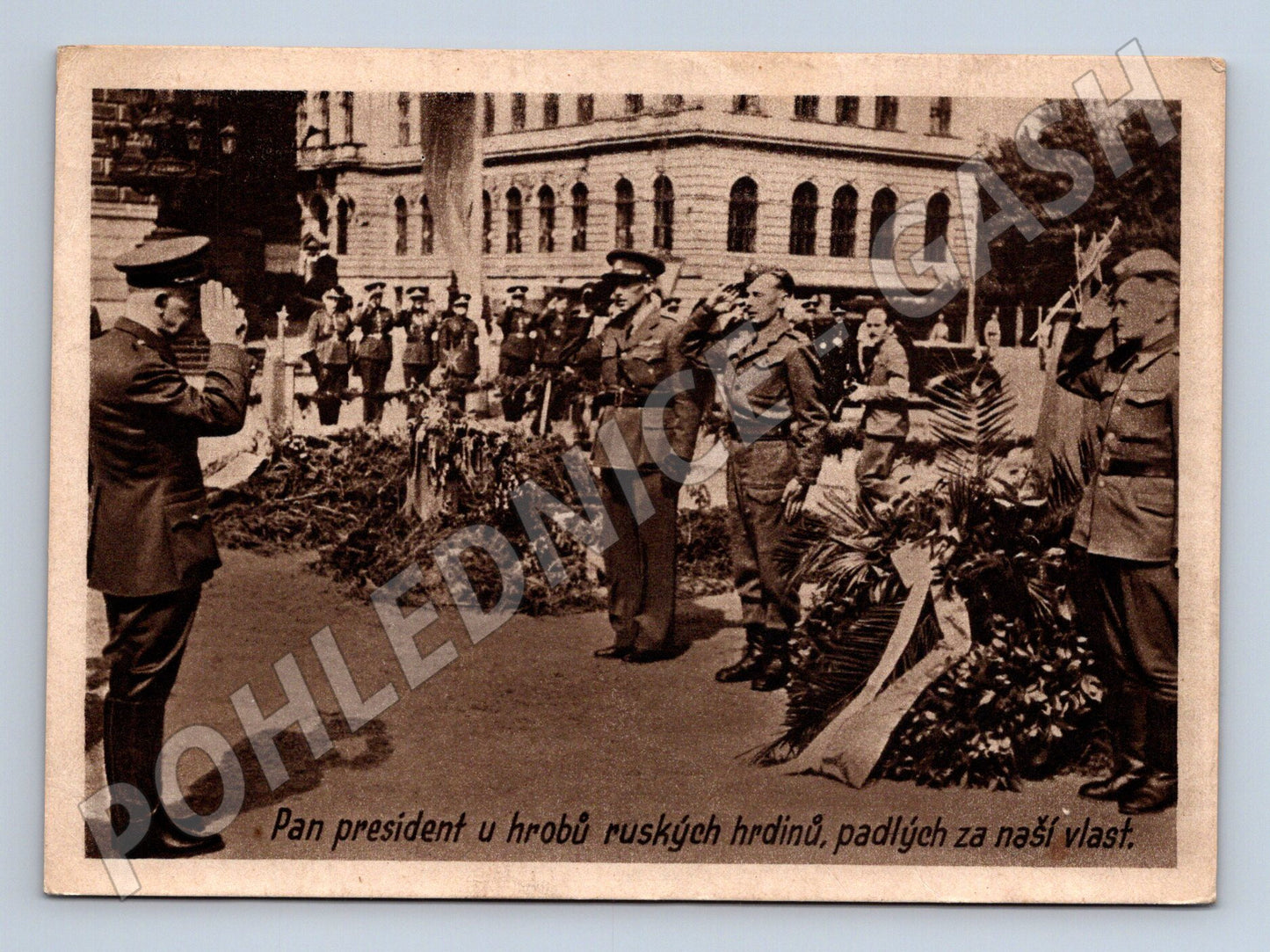 Postcard President at the graves of Russian heroes (M8774)