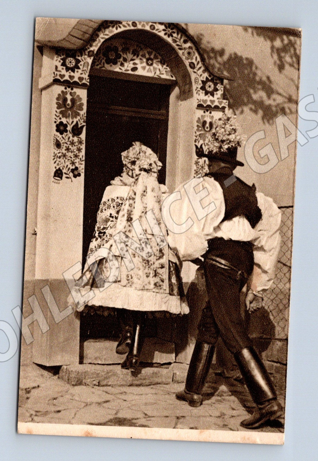 Postcard Easter Hungarian Promontory folk costumes (M8875)