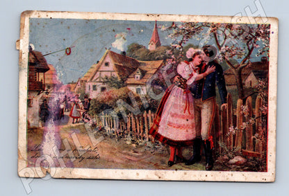 Postcard kissing couple in traditional costumes 1930 (M8930)