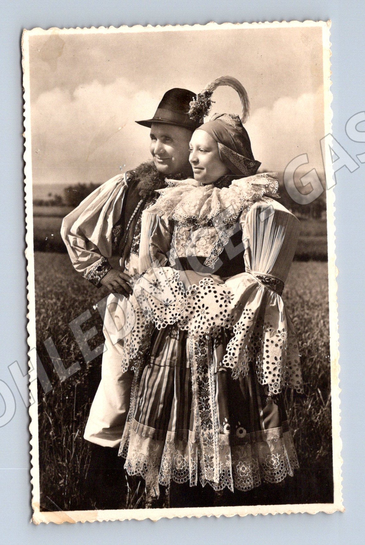 Postcard Slovak folk costume ORBIS ethnography (M8951)