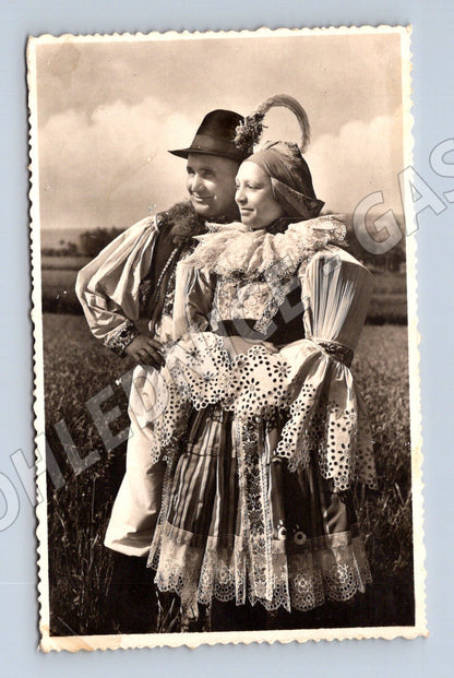 Postcard Slovak folk costume ORBIS ethnography (M8951)