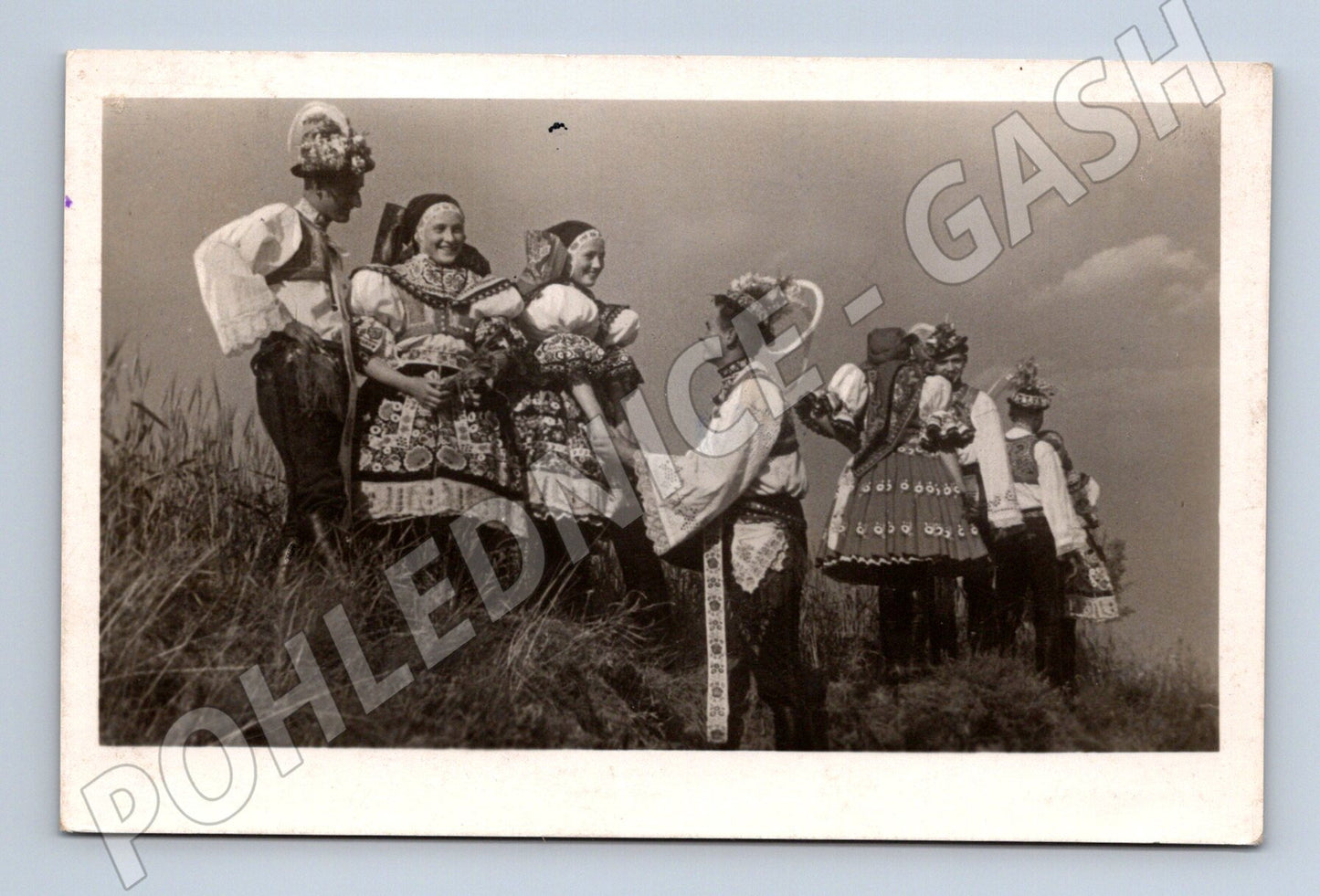 Pohlednice Moravské Slovácko folklorní kroje (M9032)