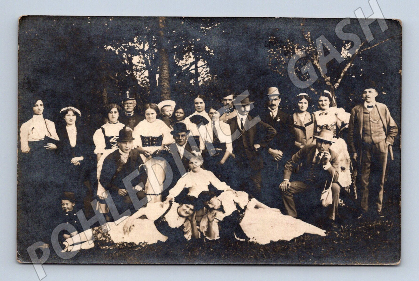 Pohlednice skupinový portrét v krojích foto (M9033)