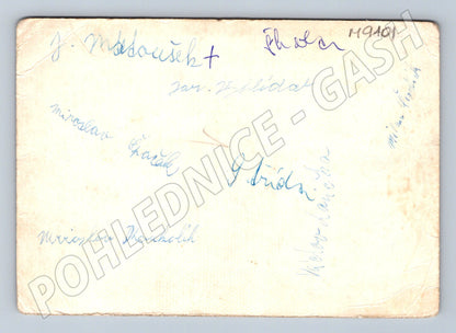 Pohlednice fotbalový tým podepsaná 60 léta (M9101)