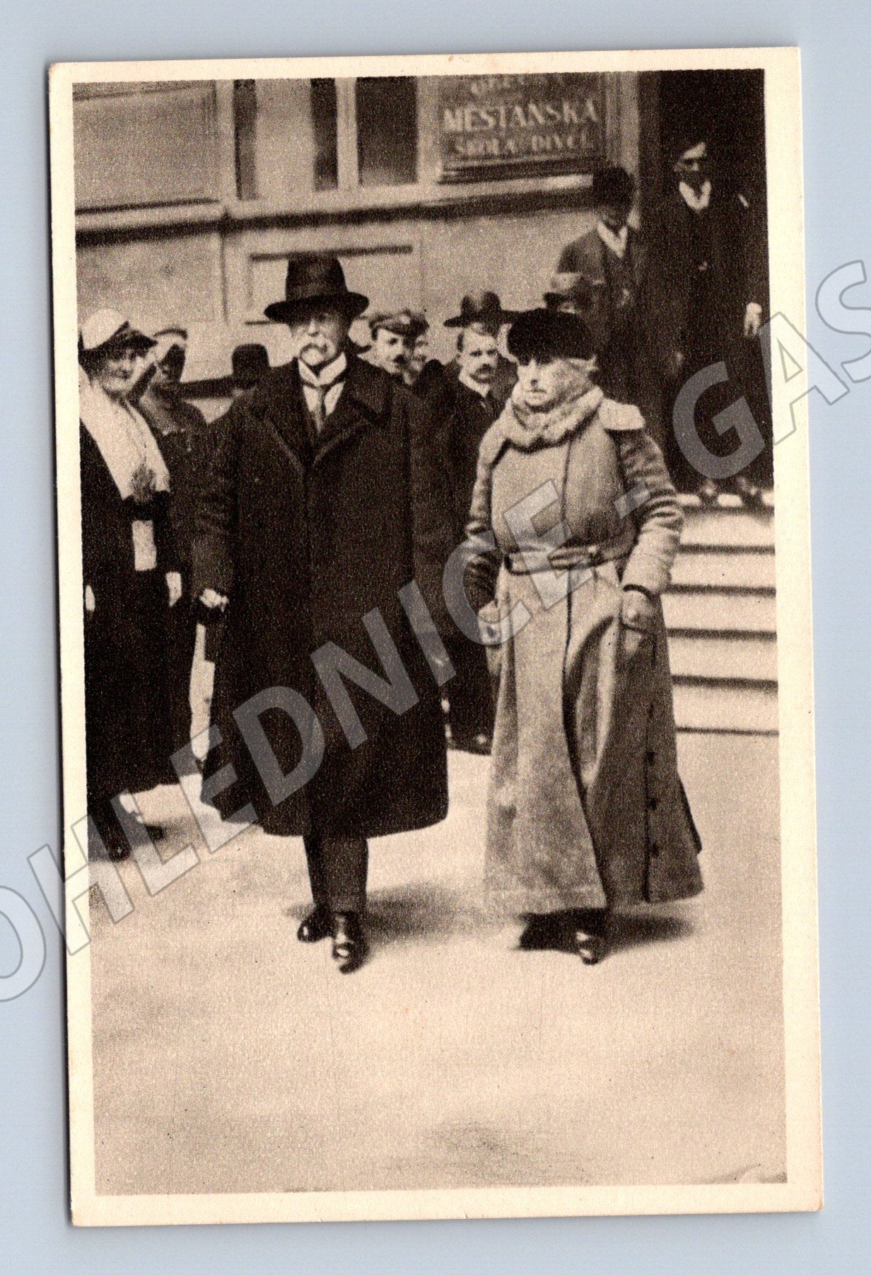 Postcard Masaryk with his wife at the polling station 1919 (M9201)