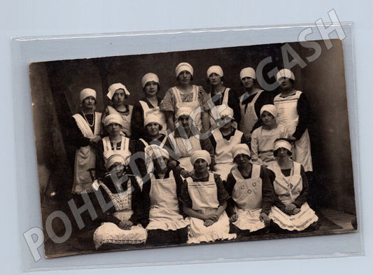 Pohlednice dívky ve stejnokroji 1924 25 (M9428)