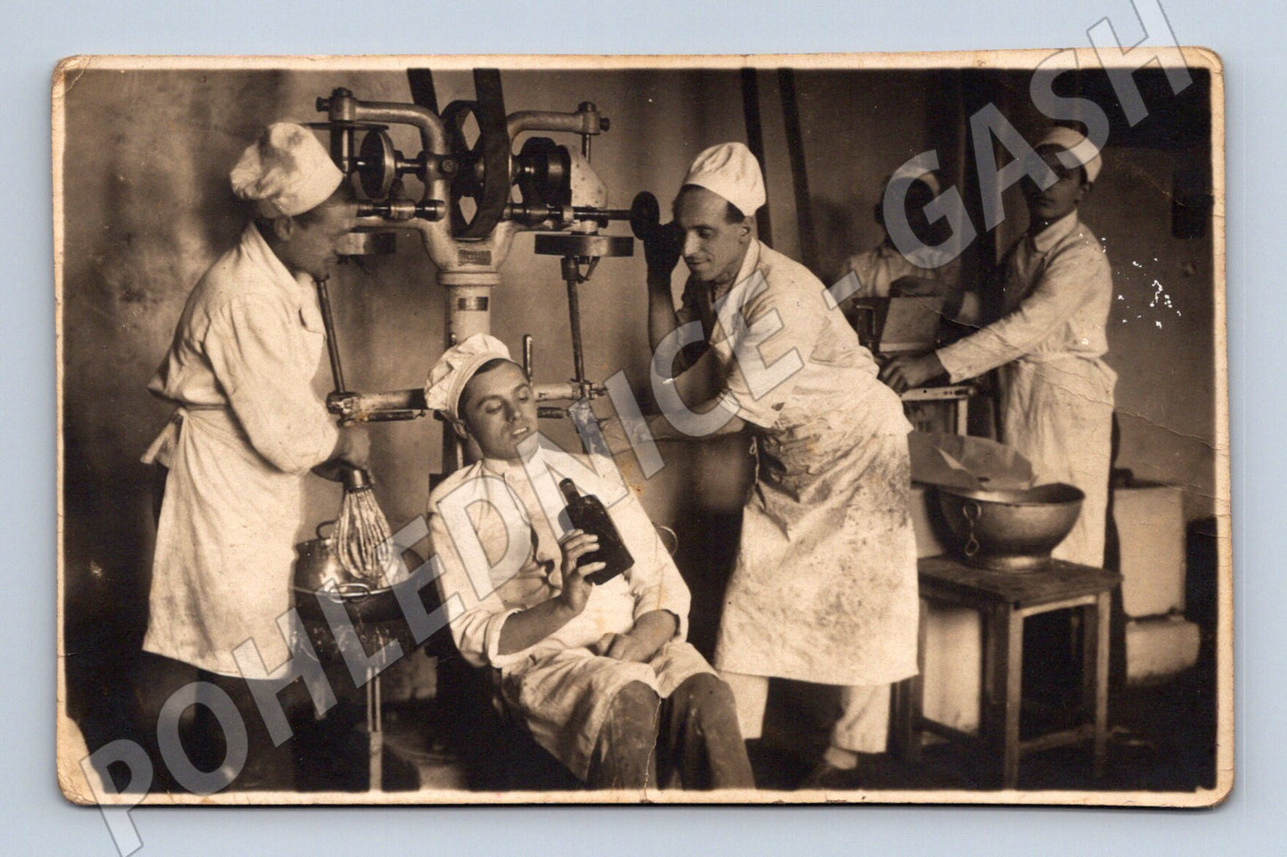 Pohlednice cukráři v dílně etnografická (M9443)