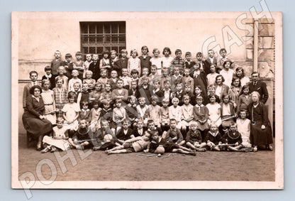 Pohlednice družina v Braníku 1931 školní foto (M9445)