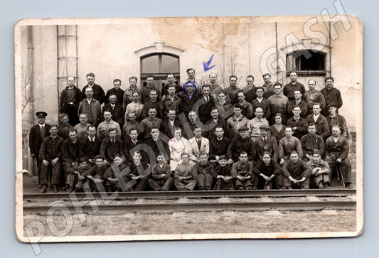 Pohlednice skupina na kolejích ŠKODOVY ZÁVODY (M9446)