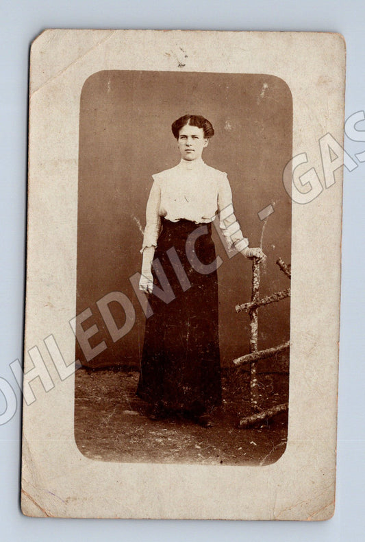 Pohlednice portrét dívky RU 1912 (M9472)