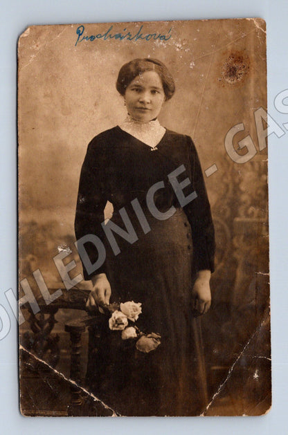 Postcard young woman dedication circa 1910 (M9474)