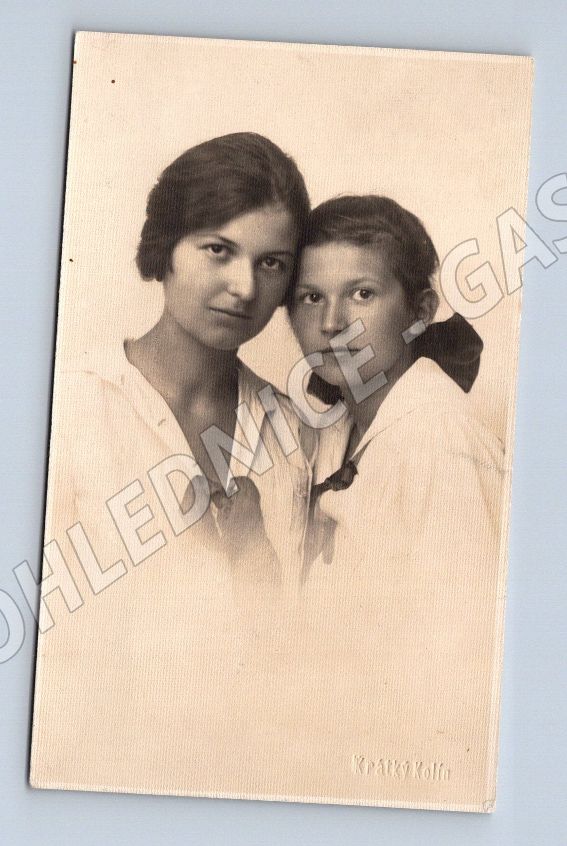 Postcard Art Nouveau portrait of two women Kolín (M9487)