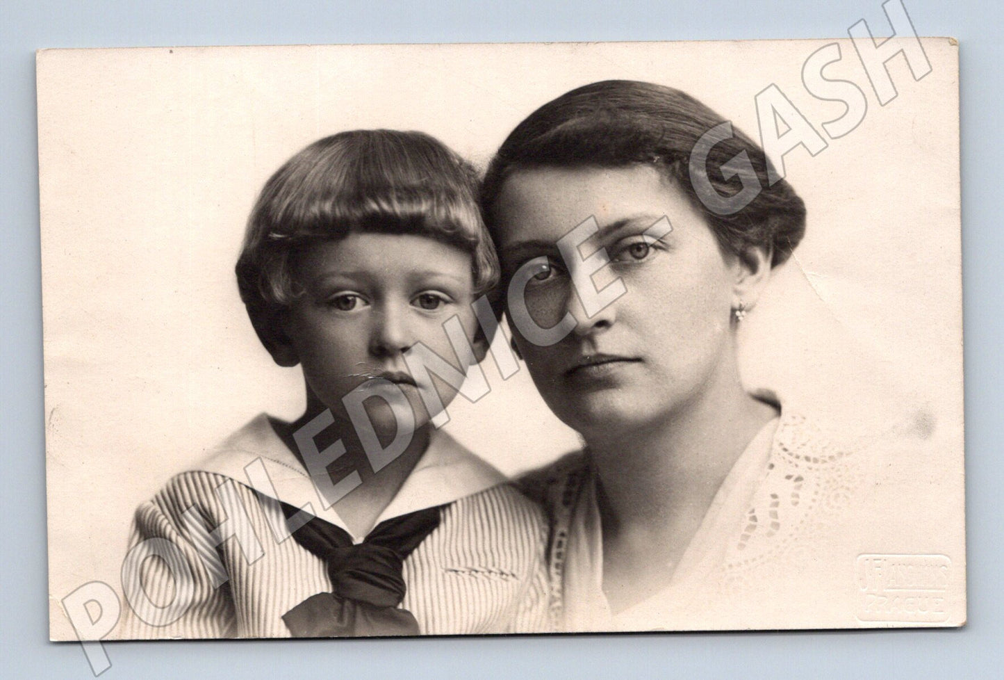 Postcard woman and child portrait dry seal (M9498)