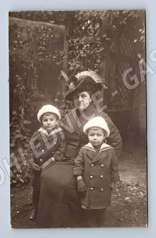 Postcard family portrait small format (M9509)