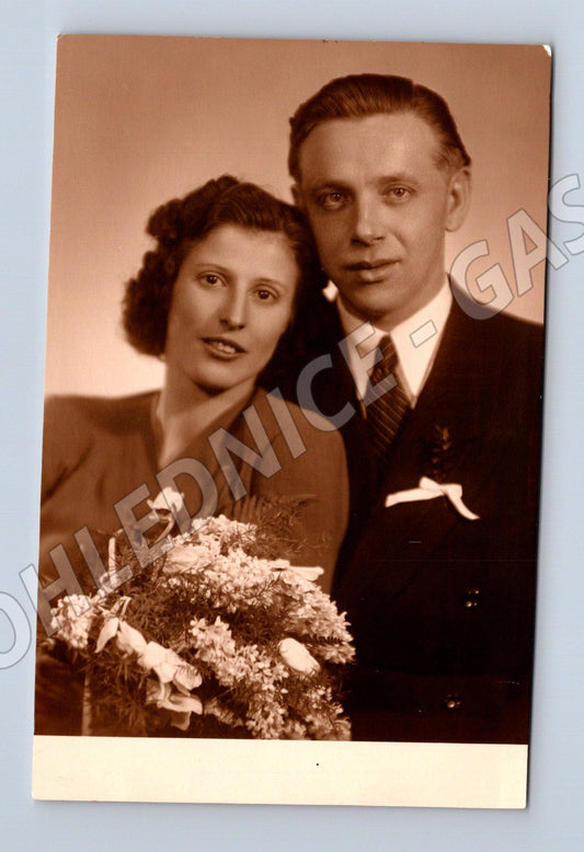 Pohlednice svatební portrét páru 1947 Praha (M9513)