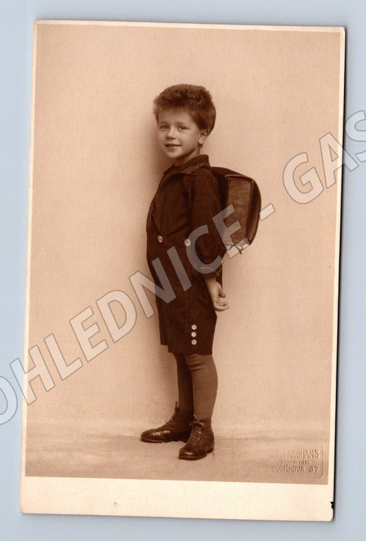 Pohlednice chlapec s aktovkou Ostrava (M9514)