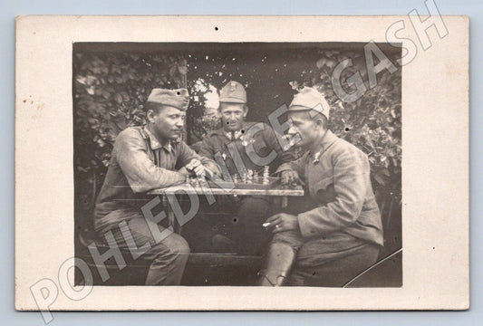 Pohlednice vojáci hrají šachy 1917 (P1074)