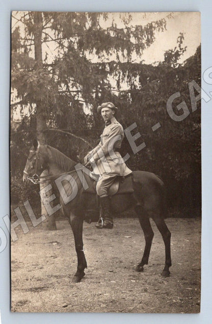 Pohlednice voják na koni (P1097)