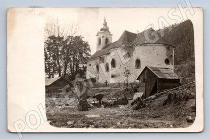 Pohlednice kostel poškozený boji vojenské ležení (P1104)