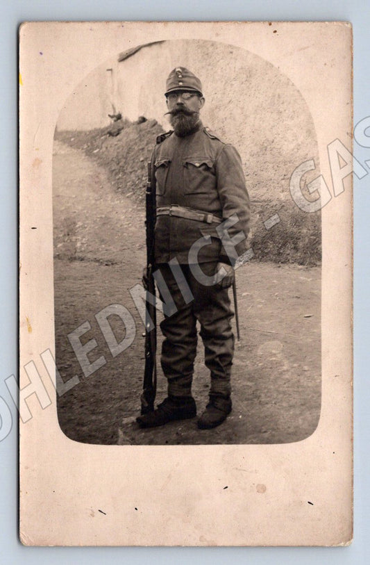 Pohlednice voják s koněm ČB (P1137)