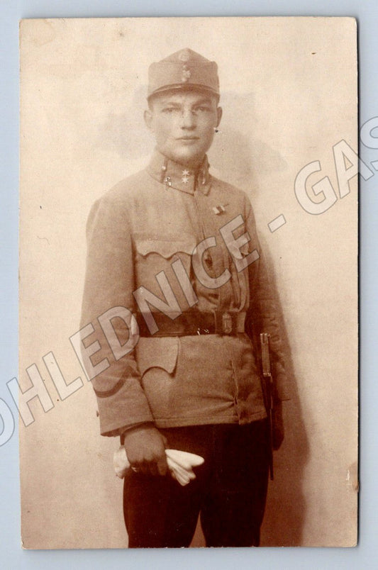 Pohlednice voják v uniformě (P1138)