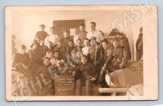 Pohlednice vojenské foto skupina vojáků originální (P1154)