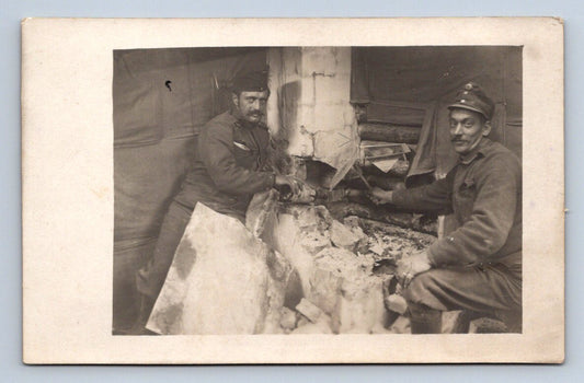 Pohlednice vojáci u rozbořené zdi 1 světová válka (P1214)