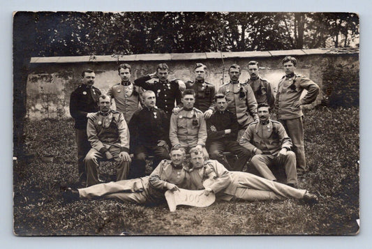 Pohlednice ČR vojáci v uniformách (P1236)