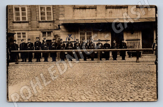 Pohlednice Pražský hrad granátníci WW1 ručně psané věnování (P1253)
