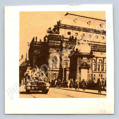 Pohlednice Praha Národní divadlo a vojenské vozidlo (P1290)
