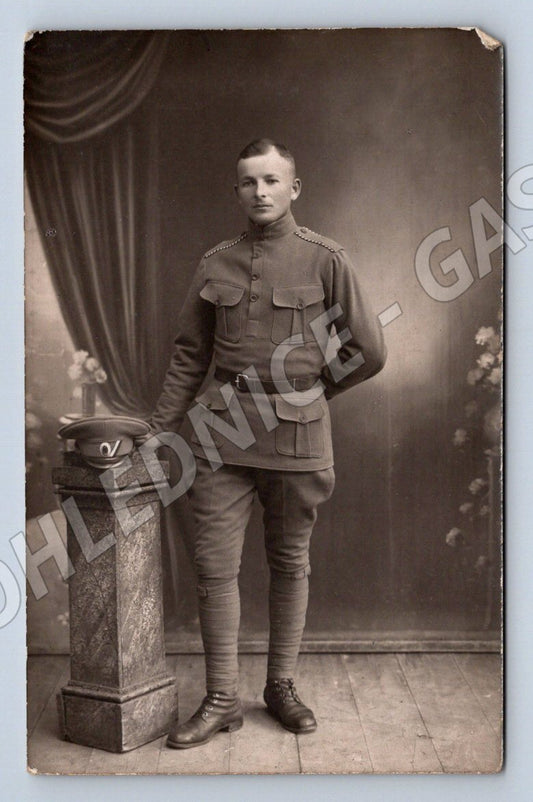 Pohlednice ČSR portrét muže v uniformě psaná (P1304)