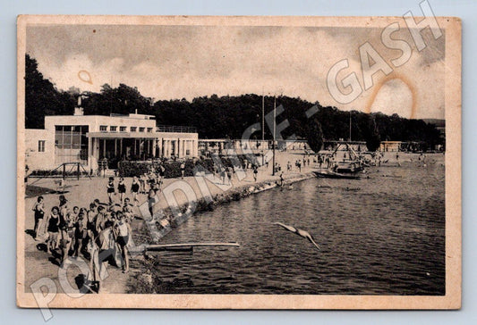 Pohlednice Rokycany koupaliště kolonáda plavci u vody (P1480)