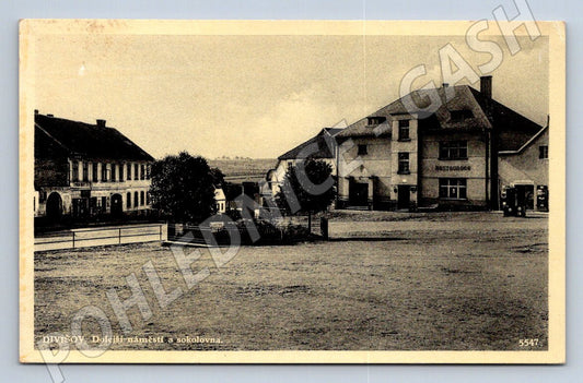 Pohlednice Divišov Dolní náměstí a sokolovna (P1494)